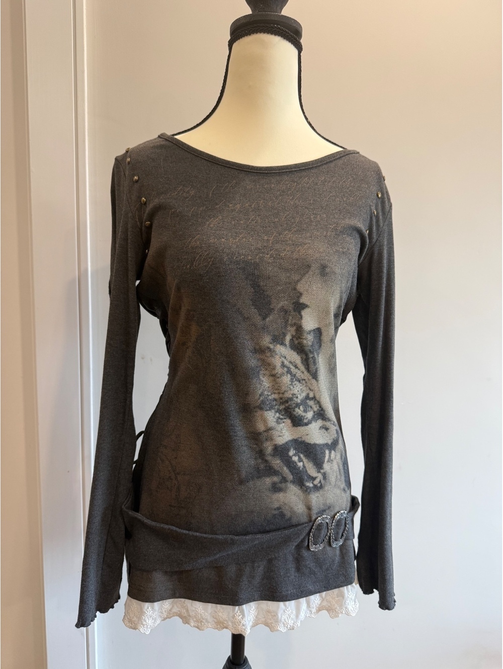 Vintage Y2k Graphic Long Sleeve Top with Lace Trim & Studs size s